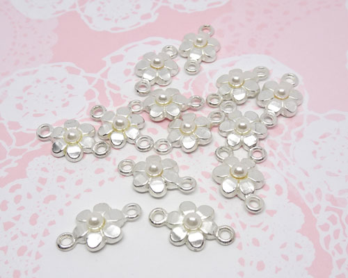 パールフラワーコネクター［con-p-036] 【手芸・手芸用品・手芸材料・手作り・アクセサリー・パーツ・..