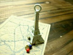 エッフェル塔　ラージ　アイボリースクラッチ[cha-p-189is]【アクセサリーチャーム・ピューターチャーム・ビーズパーツ】