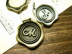 シーリングM　[cha-p-279]【アクセサリーチャーム・ピューターチャーム・ビーズパーツ】