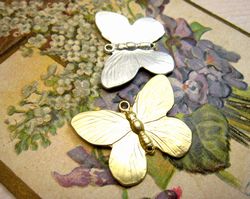 蝶　[cha-p-523]【アクセサリーチャーム・ピューターチャーム・ビーズパーツ】