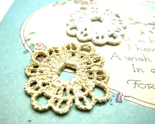 カレン　[cha-p-590]【アクセサリーチャーム・ピューターチャーム・ビーズパーツ】