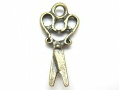 ハサミ　[cha-b-101]【アクセサリーチャーム・ピューターチャーム・ビーズパーツ】