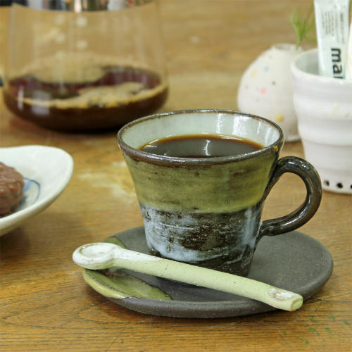 信楽焼 コーヒーカップ＆ソーサー ソリ 黄釉 黒陶 コーヒー碗皿 セット 陶器 コーヒーカップ ソーサー ペア 北欧 来客用 おしゃれ 珈琲 碗皿 プレゼント ギフト 信楽焼き やきもの