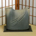 信楽焼 花器 灰釉 櫛目 彫り 池坊 生け花 在庫数限り 在庫処分 和風 洋風 華道 陶器 フラワーベース 立花花器 自由花 花瓶 ギフト 信楽焼き 焼き物 華...
