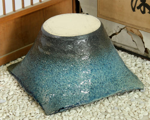 18号 青ガラス角形 ポイント15倍 コップ めだか 陶器 睡蓮鉢 蛙 信楽焼 睡蓮鉢 メダカ鉢 おしゃれ 鉢 金魚鉢 大型 特大 水鉢 めだか鉢 メダカ ハス鉢 水連鉢 スイレン 睡蓮 水槽 ビオトープ 信楽焼き 焼き物 Mr9056 03g 夢源陶房睡蓮鉢 大型 おしゃれ メダカ鉢