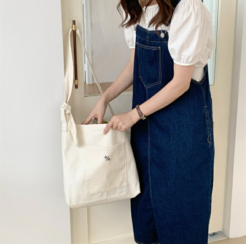 Rakuten - トートバッグ 大容量 通学 シンプル 韓国 ファッション 韓国ファッション 新作 エコバッグ 無地 A4サイズ ビッグサイズ キャンバス 便利 収納 ワンポイント 無難【送料無料】