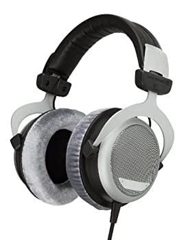 【メーカー名】beyerdynamic【メーカー型番】DT 880 Edition 2005【ブランド名】ベイヤーダイナミック掲載画像は全てイメージです。実際の商品とは色味等異なる場合がございますのでご了承ください。【 ご注文からお届けまで 】・ご注文　：ご注文は24時間受け付けております。・注文確認：当店より注文確認メールを送信いたします。・入金確認：ご決済の承認が完了した翌日よりお届けまで2〜7営業日前後となります。　※海外在庫品の場合は2〜4週間程度かかる場合がございます。　※納期に変更が生じた際は別途メールにてご確認メールをお送りさせて頂きます。　※お急ぎの場合は事前にお問い合わせください。・商品発送：出荷後に配送業者と追跡番号等をメールにてご案内致します。　※離島、北海道、九州、沖縄は遅れる場合がございます。予めご了承下さい。　※ご注文後、当店よりご注文内容についてご確認のメールをする場合がございます。期日までにご返信が無い場合キャンセルとさせて頂く場合がございますので予めご了承下さい。【 在庫切れについて 】他モールとの併売品の為、在庫反映が遅れてしまう場合がございます。完売の際はメールにてご連絡させて頂きますのでご了承ください。【 初期不良のご対応について 】・商品が到着致しましたらなるべくお早めに商品のご確認をお願いいたします。・当店では初期不良があった場合に限り、商品到着から7日間はご返品及びご交換を承ります。初期不良の場合はご購入履歴の「ショップへ問い合わせ」より不具合の内容をご連絡ください。・代替品がある場合はご交換にて対応させていただきますが、代替品のご用意ができない場合はご返品及びご注文キャンセル（ご返金）とさせて頂きますので予めご了承ください。【 中古品ついて 】中古品のため画像の通りではございません。また、中古という特性上、使用や動作に影響の無い程度の使用感、経年劣化、キズや汚れ等がある場合がございますのでご了承の上お買い求めくださいませ。◆ 付属品について商品タイトルに記載がない場合がありますので、ご不明な場合はメッセージにてお問い合わせください。商品名に『付属』『特典』『○○付き』等の記載があっても特典など付属品が無い場合もございます。ダウンロードコードは付属していても使用及び保証はできません。中古品につきましては基本的に動作に必要な付属品はございますが、説明書・外箱・ドライバーインストール用のCD-ROM等は付属しておりません。◆ ゲームソフトのご注意点・商品名に「輸入版 / 海外版 / IMPORT」と記載されている海外版ゲームソフトの一部は日本版のゲーム機では動作しません。お持ちのゲーム機のバージョンなど対応可否をお調べの上、動作の有無をご確認ください。尚、輸入版ゲームについてはメーカーサポートの対象外となります。◆ DVD・Blu-rayのご注意点・商品名に「輸入版 / 海外版 / IMPORT」と記載されている海外版DVD・Blu-rayにつきましては映像方式の違いの為、一般的な国内向けプレイヤーにて再生できません。ご覧になる際はディスクの「リージョンコード」と「映像方式(DVDのみ)」に再生機器側が対応している必要があります。パソコンでは映像方式は関係ないため、リージョンコードさえ合致していれば映像方式を気にすることなく視聴可能です。・商品名に「レンタル落ち 」と記載されている商品につきましてはディスクやジャケットに管理シール（値札・セキュリティータグ・バーコード等含みます）が貼付されています。ディスクの再生に支障の無い程度の傷やジャケットに傷み（色褪せ・破れ・汚れ・濡れ痕等）が見られる場合があります。予めご了承ください。◆ トレーディングカードのご注意点トレーディングカードはプレイ用です。中古買取り品の為、細かなキズ・白欠け・多少の使用感がございますのでご了承下さいませ。再録などで型番が違う場合がございます。違った場合でも事前連絡等は致しておりませんので、型番を気にされる方はご遠慮ください。