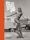 【中古】【輸入品 未使用】Silver. Skate. Seventies.: (Photography Books カンマ Seventies Coffee Table Book カンマ 70 039 s Skateboarding Books カンマ Black and White Lifes