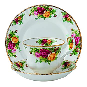 【中古】【輸入品・未使用】Royal Albert Old Country Roses 3 Piece Set (Teacup%カンマ% Saucer & Plate)%カンマ% Multicolor by Royal Albert