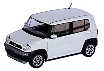 【中古】フジミ模型 1/24 車NEXTシリーズ No.4 マツダ フレアクロスオーバー(ピュアホワイトパール) 色分け済み プラモデル 車NX-4当店取り扱いの中古品についてこちらの商品は中古品となっております。 付属品の有無については入荷の度異なり、商品タイトルに付属品についての記載がない場合もございますので、ご不明な場合はメッセージにてお問い合わせください。 買取時より付属していたものはお付けしておりますが、付属品や消耗品に保証はございません。中古品のため、使用に影響ない程度の使用感・経年劣化（傷、汚れなど）がある場合がございますのでご了承下さい。また、中古品の特性上ギフトには適しておりません。当店は専門店ではございませんので、製品に関する詳細や設定方法はメーカーへ直接お問い合わせいただきますようお願い致します。 画像はイメージ写真です。ビデオデッキ、各プレーヤーなど在庫品によってリモコンが付属してない場合がございます。限定版の付属品、ダウンロードコードなどの付属品は無しとお考え下さい。中古品の場合、基本的に説明書・外箱・ドライバーインストール用のCD-ROMはついておりませんので、ご了承の上お買求め下さい。当店での中古表記のトレーディングカードはプレイ用でございます。中古買取り品の為、細かなキズ・白欠け・多少の使用感がございますのでご了承下さいませ。ご返品について当店販売の中古品につきまして、初期不良に限り商品到着から7日間はご返品を受付けておりますので 到着後、なるべく早く動作確認や商品確認をお願い致します。1週間を超えてのご連絡のあったものは、ご返品不可となりますのでご了承下さい。中古品につきましては商品の特性上、お客様都合のご返品は原則としてお受けしておりません。ご注文からお届けまでご注文は24時間受け付けております。当店販売の中古品のお届けは国内倉庫からの発送の場合は3営業日〜10営業日前後とお考え下さい。 海外倉庫からの発送の場合は、一旦国内委託倉庫へ国際便にて配送の後にお客様へお送り致しますので、お届けまで3週間から1カ月ほどお時間を頂戴致します。※併売品の為、在庫切れの場合はご連絡させて頂きます。※離島、北海道、九州、沖縄は遅れる場合がございます。予めご了承下さい。※ご注文後、当店より確認のメールをする場合がございます。ご返信が無い場合キャンセルとなりますので予めご了承くださいませ。