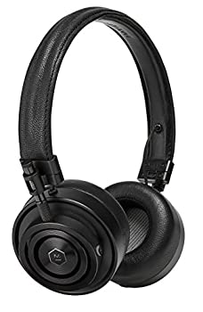 【中古】【輸入品・未使用】マスター & ダイナミック MH30 耳のせ型ヘッドホン - 黒【メーカー名】マスター & ダイナミック【メーカー型番】MH30B1【ブランド名】マスター & ダイナミック【商品説明】マスター & ダイナミック MH30 耳のせ型ヘッドホン - 黒当店では初期不良に限り、商品到着から7日間は返品を 受付けております。こちらは海外販売用に買取り致しました未使用品です。買取り致しました為、中古扱いとしております。他モールとの併売品の為、完売の際はご連絡致しますのでご了承下さい。速やかにご返金させて頂きます。ご注文からお届けまで1、ご注文⇒ご注文は24時間受け付けております。2、注文確認⇒ご注文後、当店から注文確認メールを送信します。3、配送⇒当店海外倉庫から取り寄せの場合は10〜30日程度でのお届けとなります。国内到着後、発送の際に通知にてご連絡致します。国内倉庫からの場合は3〜7日でのお届けとなります。　※離島、北海道、九州、沖縄は遅れる場合がございます。予めご了承下さい。お電話でのお問合せは少人数で運営の為受け付けておりませんので、メールにてお問合せお願い致します。営業時間　月〜金　10:00〜17:00お客様都合によるご注文後のキャンセル・返品はお受けしておりませんのでご了承下さい。