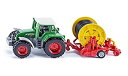 【中古】【輸入品・未使用】＜ボーネルンド＞ Siku（ジク）社輸入ミニカー 1677 Fendt トラクターポッティンジャー灌漑用ホース付