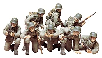 【中古】タミヤ 1/35 ミリタリーミニチュアシリーズ No.61 ドイツ陸軍 歩兵 進撃 セット プラモデル 35061当店取り扱いの中古品についてこちらの商品は中古品となっております。 付属品の有無については入荷の度異なり、商品タイトルに付属品についての記載がない場合もございますので、ご不明な場合はメッセージにてお問い合わせください。 買取時より付属していたものはお付けしておりますが、付属品や消耗品に保証はございません。中古品のため、使用に影響ない程度の使用感・経年劣化（傷、汚れなど）がある場合がございますのでご了承下さい。また、中古品の特性上ギフトには適しておりません。当店は専門店ではございませんので、製品に関する詳細や設定方法はメーカーへ直接お問い合わせいただきますようお願い致します。 画像はイメージ写真です。ビデオデッキ、各プレーヤーなど在庫品によってリモコンが付属してない場合がございます。限定版の付属品、ダウンロードコードなどの付属品は無しとお考え下さい。中古品の場合、基本的に説明書・外箱・ドライバーインストール用のCD-ROMはついておりませんので、ご了承の上お買求め下さい。当店での中古表記のトレーディングカードはプレイ用でございます。中古買取り品の為、細かなキズ・白欠け・多少の使用感がございますのでご了承下さいませ。ご返品について当店販売の中古品につきまして、初期不良に限り商品到着から7日間はご返品を受付けておりますので 到着後、なるべく早く動作確認や商品確認をお願い致します。1週間を超えてのご連絡のあったものは、ご返品不可となりますのでご了承下さい。中古品につきましては商品の特性上、お客様都合のご返品は原則としてお受けしておりません。ご注文からお届けまでご注文は24時間受け付けております。当店販売の中古品のお届けは国内倉庫からの発送の場合は3営業日〜10営業日前後とお考え下さい。 海外倉庫からの発送の場合は、一旦国内委託倉庫へ国際便にて配送の後にお客様へお送り致しますので、お届けまで3週間から1カ月ほどお時間を頂戴致します。※併売品の為、在庫切れの場合はご連絡させて頂きます。※離島、北海道、九州、沖縄は遅れる場合がございます。予めご了承下さい。※ご注文後、当店より確認のメールをする場合がございます。ご返信が無い場合キャンセルとなりますので予めご了承くださいませ。