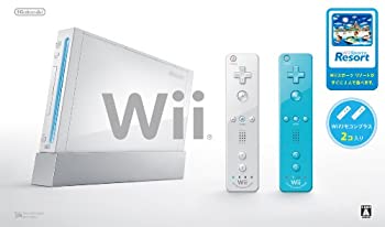 【中古】Wii本体 (シロ) Wiiリモコンプラス2個、Wiiスポーツリゾート同梱【メーカー生産終了】当店取り扱いの中古品についてこちらの商品は中古品となっております。 付属品の有無については入荷の度異なり、商品タイトルに付属品についての記載がない場合もございますので、ご不明な場合はメッセージにてお問い合わせください。 買取時より付属していたものはお付けしておりますが、付属品や消耗品に保証はございません。中古品のため、使用に影響ない程度の使用感・経年劣化（傷、汚れなど）がある場合がございますのでご了承下さい。また、中古品の特性上ギフトには適しておりません。当店は専門店ではございませんので、製品に関する詳細や設定方法はメーカーへ直接お問い合わせいただきますようお願い致します。 画像はイメージ写真です。ビデオデッキ、各プレーヤーなど在庫品によってリモコンが付属してない場合がございます。限定版の付属品、ダウンロードコードなどの付属品は無しとお考え下さい。中古品の場合、基本的に説明書・外箱・ドライバーインストール用のCD-ROMはついておりませんので、ご了承の上お買求め下さい。当店での中古表記のトレーディングカードはプレイ用でございます。中古買取り品の為、細かなキズ・白欠け・多少の使用感がございますのでご了承下さいませ。ご返品について当店販売の中古品につきまして、初期不良に限り商品到着から7日間はご返品を受付けておりますので 到着後、なるべく早く動作確認や商品確認をお願い致します。1週間を超えてのご連絡のあったものは、ご返品不可となりますのでご了承下さい。中古品につきましては商品の特性上、お客様都合のご返品は原則としてお受けしておりません。ご注文からお届けまでご注文は24時間受け付けております。当店販売の中古品のお届けは国内倉庫からの発送の場合は3営業日〜10営業日前後とお考え下さい。 海外倉庫からの発送の場合は、一旦国内委託倉庫へ国際便にて配送の後にお客様へお送り致しますので、お届けまで3週間から1カ月ほどお時間を頂戴致します。※併売品の為、在庫切れの場合はご連絡させて頂きます。※離島、北海道、九州、沖縄は遅れる場合がございます。予めご了承下さい。※ご注文後、当店より確認のメールをする場合がございます。ご返信が無い場合キャンセルとなりますので予めご了承くださいませ。