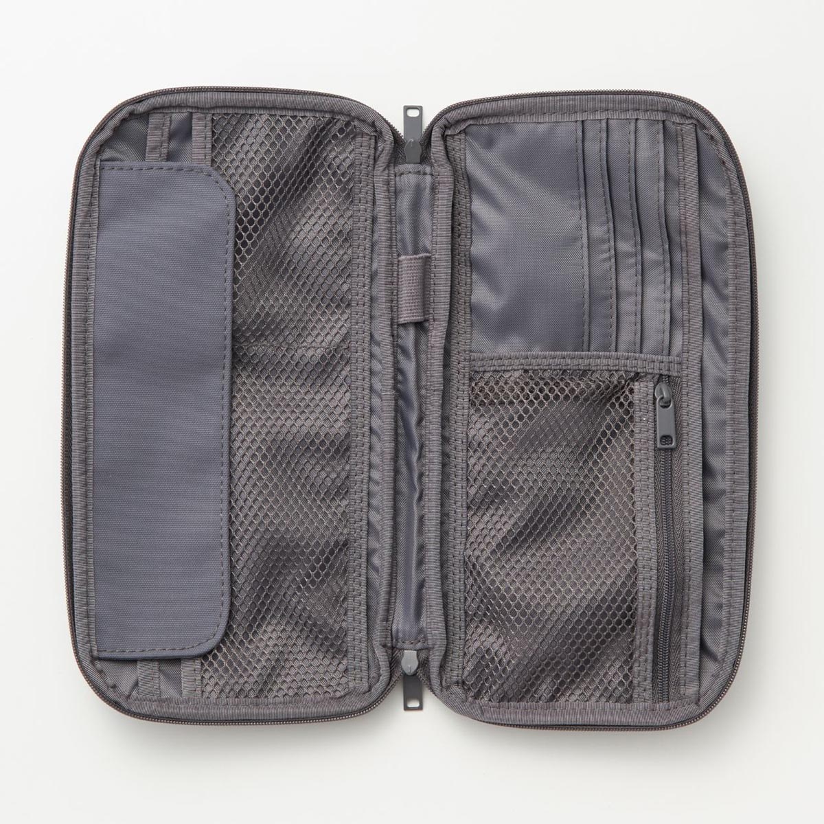 ポリエステルパスポートケース（新）グレー・約23×12cm