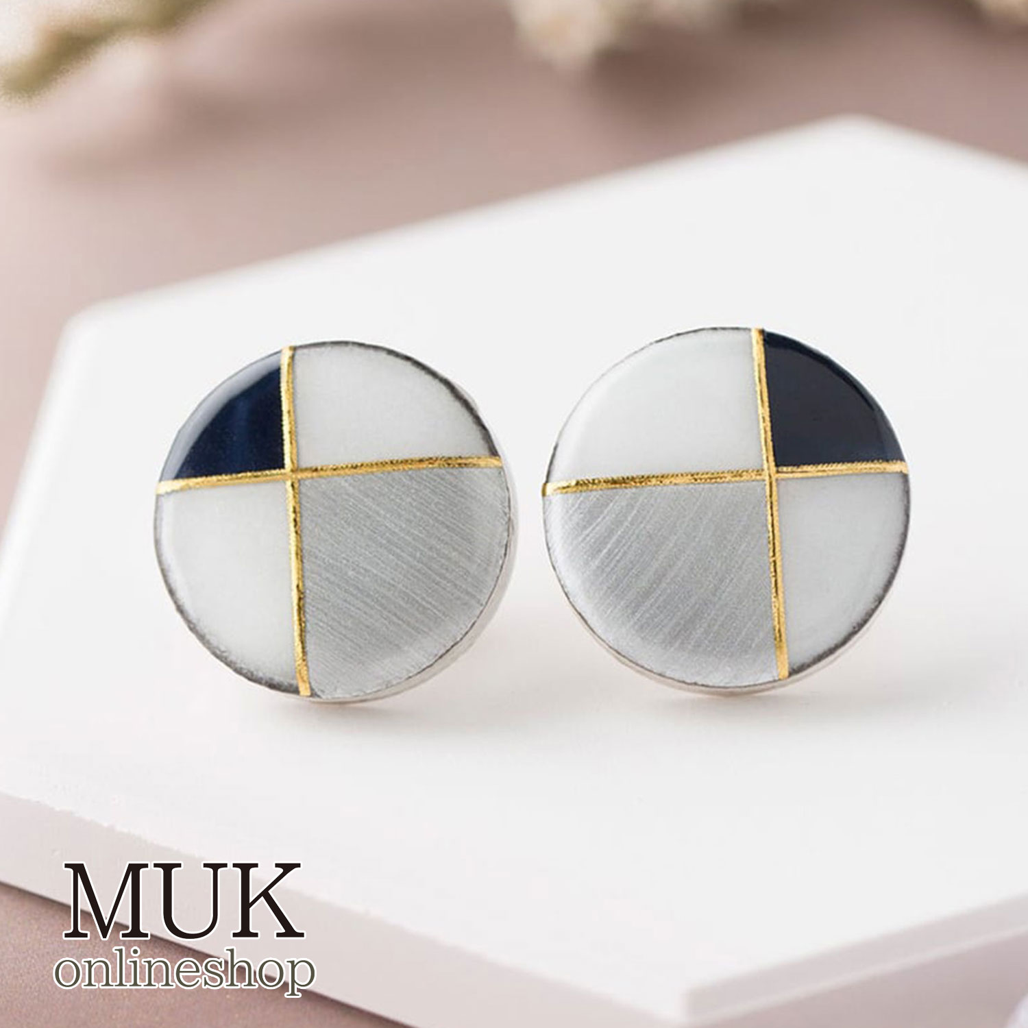 ピアス フレンチ クラシカル ホワイト 丸 陶器 バイカラー 美濃焼 日本製 金属アレルギー対応 チタンポ..