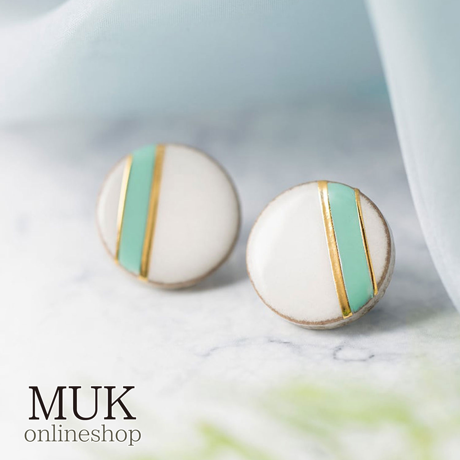 ピアス クラシックライン パステル ダスティホワイト ミント 丸 陶器 ピアス 美濃焼 日本製 金属アレルギー チタンポスト ほっこり 北欧 温かみのある 焼き...