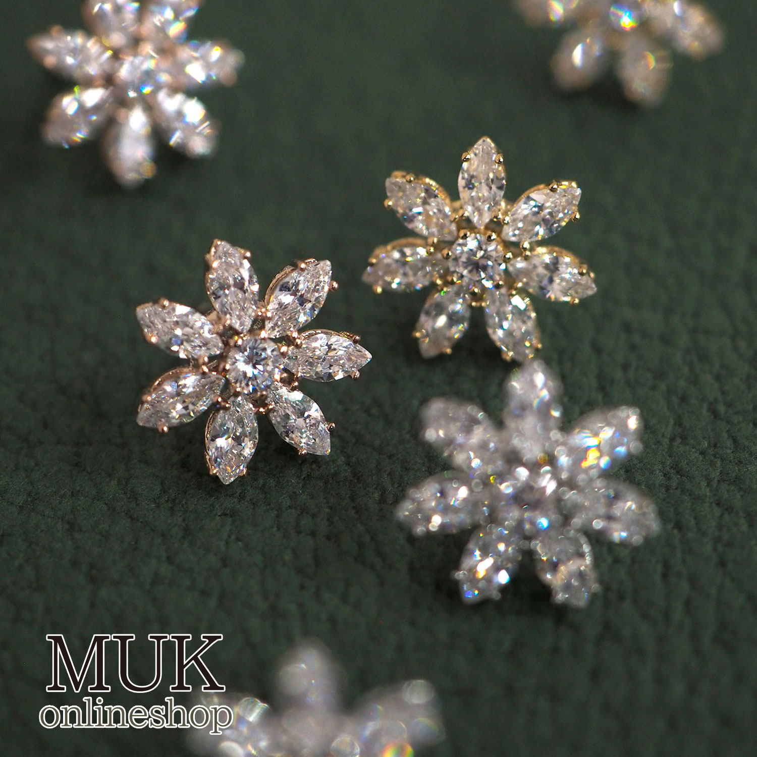 ピアス チタン チタンポスト チタンピアス 金属アレルギー キュービック キュービックジルコニア ビジュー ダリア フラワー 花 Dahlia ゴールド シルバー ピンクゴールド muk プレゼント ギフト