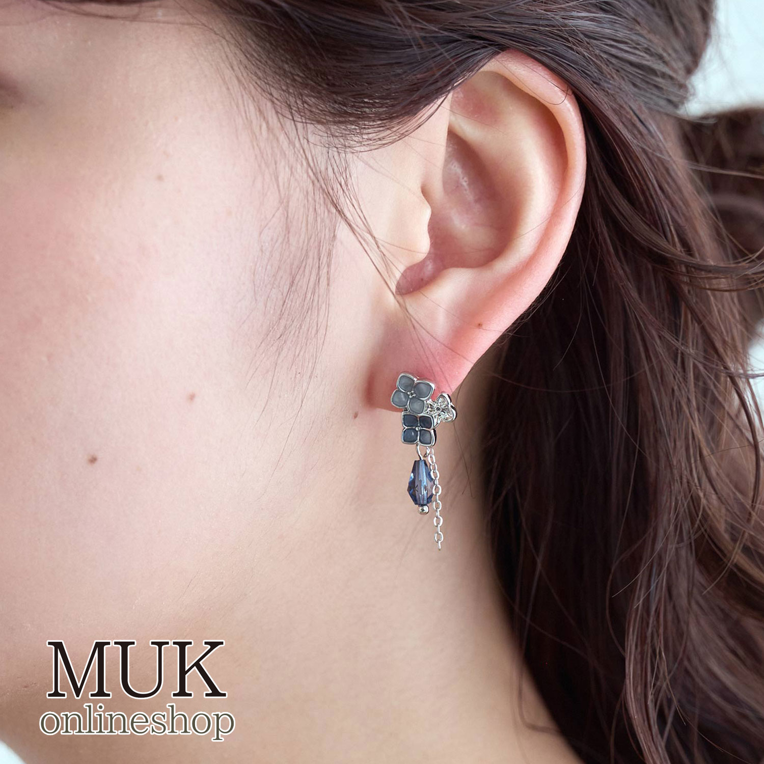 【5％OFF】【1320円→1254円】ピアス チタン チタンポスト チタンピアス 金属アレルギー あじさい 紫陽花 アジサイ 花 フラワー 季節の花 アジサイチェーンチタンポストピアスのサムネイル