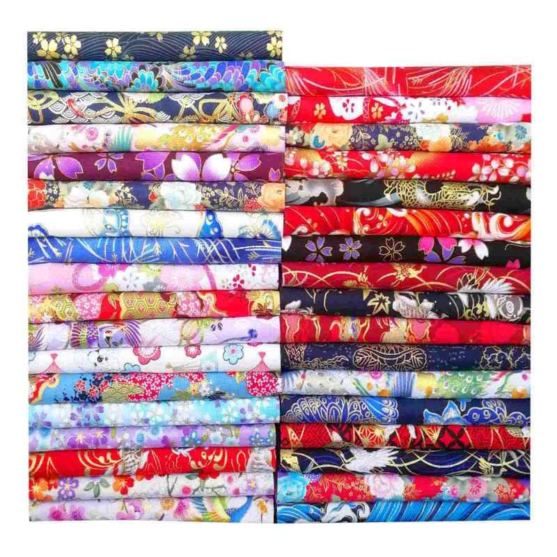 はぎれ セット 和柄 ハギレ 着物 端切れ セット 25 x 20 cm 35枚✿素材： コットン100％<br>✿サイズ：　約20cm×25cm✿セット内容：全35枚（35カラー）入りセット。✿カットクロスアソートに関しまして、既にセット済みとなりますので、中身のご希望はお受けすることは出来ません。柄に合わせてのカットは出来ません。複数ご購入いただいた場合、セット内容は全く同じ内容となります。予めご了承ください。✿生地のカットは、生地の耳に合わせて裁断しますので、生地の柄に合わせてのカットではございません。その為、柄が斜めになっている場合もございます。耳の部分に、破れが見られる場合がございます。ご了承いただきますようお願い申し上げます。✿様々な用途：かわいいパッチワーク布、ポーチ、小さな布バッグ、財布、ハット、クッション、キルティング、おもちゃ、人形 、ぬいぐるみ用、衣装、子供服、インテリア、DIY手芸小物づくりなどにお勧めです。入園、入学準備にもおすすめです。