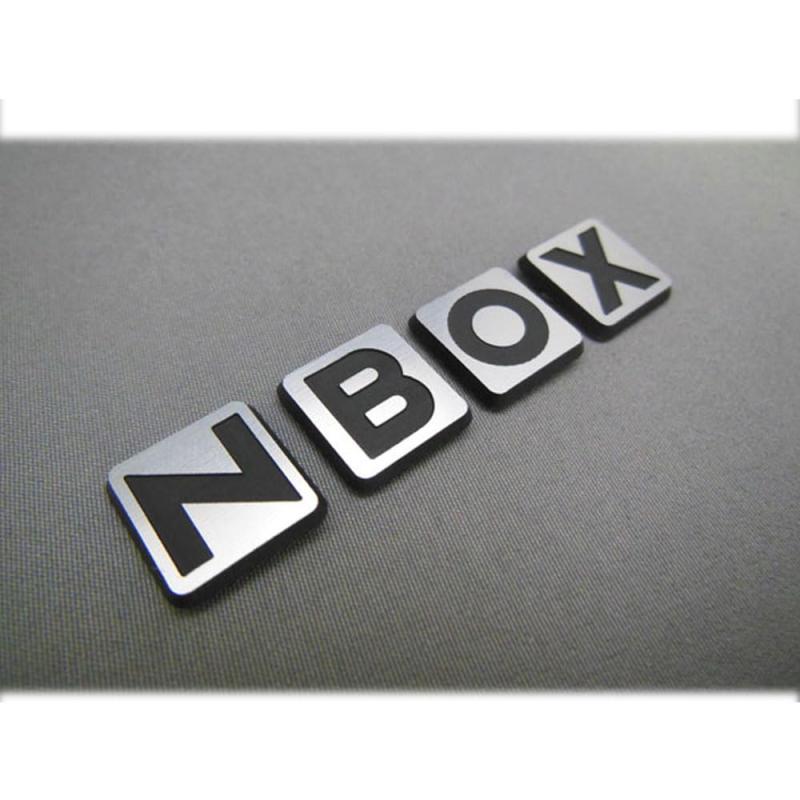 mut ホンダ 新型 NBOX NBOX Custom H29.9～ 専用 NBOX リアゲートボタンエンブレム 4pcs(ブラッシュドシルバー） nbox29-rear-botan-cr