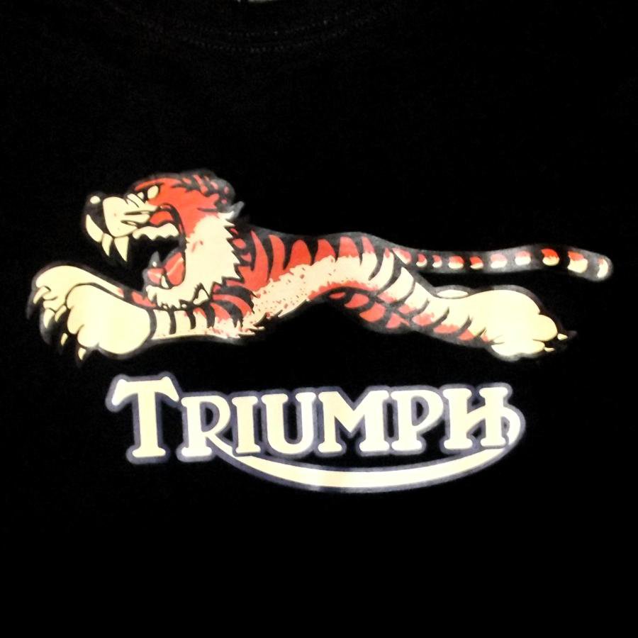 Triumph motorcycles トライアンフ エンブレム 車 タンクのロゴに注目