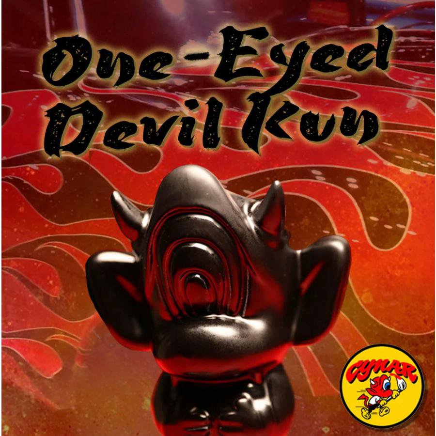 One-Eyed Devil Kun by CynarA very special collaboration with Nash Yoshii’s wonderfully talented wife, Cynar. Cynar is a lowbrow artist, pinstriper and a Japanese phenom in the Kustom Kulture Art World!This little character is her logo Mascot, with “Kun” being a term of endearment meaning “Mr.” or “Mrs.” or in a more familiar sense, it’s a term assigned amongst younger male friends.One Eyed Devil Kun measures 6” in height and has a 12 oz. capacity. A thoughtfully crafted little devilicious wonder for the amazingly affordable price!ローブロウ・アーティスト、ピンストライプアーティスト、そしてカスタム・カルチャー・アート界の日本の天才 Cynar氏が生み出したロゴマスコットで、キュートな一つ目悪魔がティキファームより登場！こちらは250個限定、ピンストライプを施したら映え間違いなしなブラックver.です。高さ6インチ（約15cm）、容量12オンスティキ&ハワイアン/TIKI & HAWAIIAN ティキ・ファーム/TIKI FARMトレーダー・ヴィックス/TRADER VIC'S ティキ・マグ/TIKI MUG