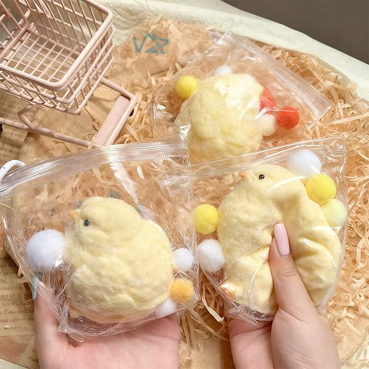 3個セット スクイーズ ひよこちゃん SNSで話題 癒しグッズ ストレス解消 かわいいキャラクター 触感 ふわふわ もちもち デスク用 癒しアイテム プレゼント 子供 大人用 ご褒美 ギフト ふわふわ感触 ぬいぐるみ もちもち 握って遊ぶ かわいい 握る mumei365-10007704 無名商店 サンプル画像3