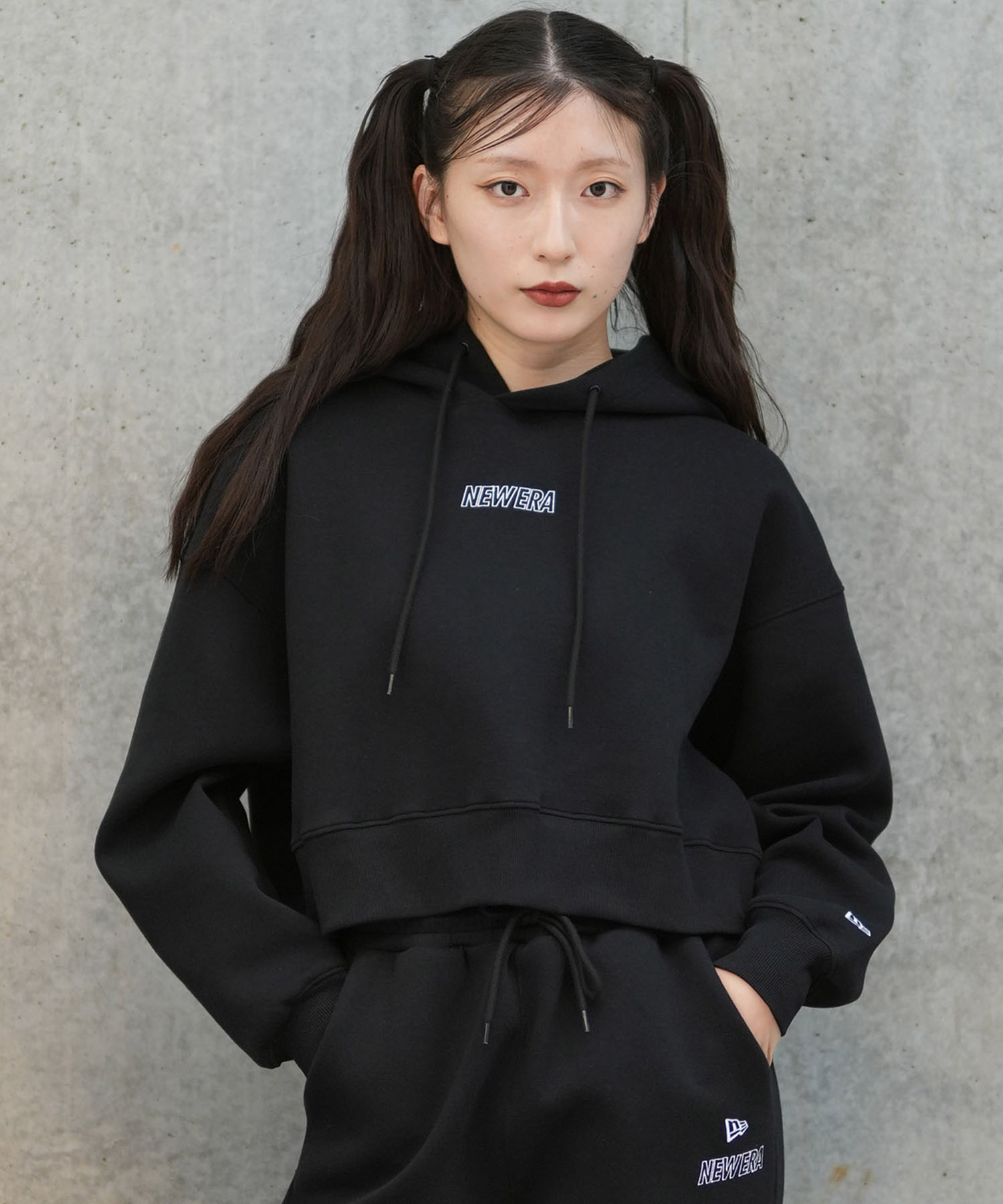 NEW ERA ニューエラ パーカー レディース ショート丈 ビッグシルエット ロゴ セットアップ対応 14312770のサムネイル