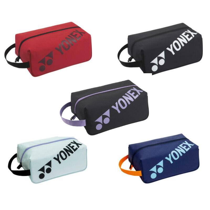 メーカー：ヨネックスYONEX カテゴリ：テニス　バドミントン 種別：アクセサリー 商品名：シューズケース 品番：BAG2533 仕様：YKKファスナー 素材：ポリエステル カラー：001(レッド) 007(ブラック) 022(ラベンダー) 342(ペールグリーン) 512(サファイアネイビー) サイズ：幅34cm・奥行23cm・高さ14cm