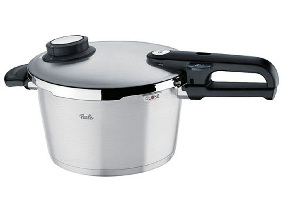 Fissler/フィスラー 毎日使いたくなる鍋、フィスラー。新しいスタイリッシュなデザインの『プレミアム』。 「超高圧」が追加された3段階設定が可能。 圧力をかけずに、いつでもフタを開閉し調理状態を確認できる 便利な「スチーム機能」が新登場！しっかり握れて持ちやすい取っ手や、フタの開閉位置が分かりやすいCLOSEタブ くっつきにくい鍋底など、使い勝手にこだわった新機能が装備、便利な新圧力鍋です。 ■ 商品番号：: 622 101 02 073 ■ 容積: 2.5 ltr ■ 重量: 2.0kg ■ メーカー保証：10 years ■ サイズ：φ18 cm AAT5401　