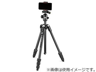 発売日：2020年9月18日Element MII モバイルBT キットは、Element MII モバイルキットの構成に加えて、スマートフォン用のBluetooth リモートコントロールが付属したモデルです。Bluetooth 認証を取得したシングルボタン式のリモコンで、27.5m の距離から特別なアプリを介することなくスマートフォンのシャッターをダイレクトに制御することができます。■個性的なイタリアンデザインと、信頼のマンフロットクオリティ。三脚チューブにあしらわれた特徴的なグラフィックが、イタリア製ならではの個性を主張するデザインです。180°反転折り畳み式の収納や、瞬時に脚の展開が可能なツイストロック機構など、マンフロット特有の機能も満載です。■初心者に扱いやすく、上級者のニーズにも応えるトラベル三脚。 軽量でコンパクトなElement MIIは小型カメラとの相性も良く、気軽に撮影を楽しむことができます。耐荷重は8kgあるため、プロ用の一眼カメラを使用した本格的な撮影にも使用することができます。 ■スマートフォンでの撮影にも対応。 スマートフォン用のクランプとBlurtoothリモコンが付属しているため、スマートフォンを三脚に固定して、手ブレのない撮影や自撮り撮影などを楽しむことができます。 【主な仕様】 ●全伸高160cm●伸高131cm●最低高43cm（コラム反転時0cm）●縮長43cm●自重1.35kg●最大耐荷重8kg●段数：4●材質：カーボンファイバー●脚ロック：ツイストロック●付属品： 200PL-PROライトプレート、MCLAMP、BTリモートコントロール、フック、キャリングバッグ●イタリア製MKELMII4CMB-BH　