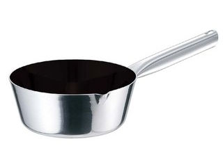 ●プロの右腕になる条件　1.熱を平均に伝える極厚底　2.優れた耐蝕性＋タフなボディー　3.使い易さを追究したデザイン　4.汚れがつきにくいノンスティック加工●カレー・シチュー・ソース等のこびりつき易い調理に最適 商品情報 外寸外径：158mm、底径：105mm内寸（mm）φ150×65重量0.7kg容量0.8L板厚厚み2.0mm材質SUS444（モリブデン鋼）電磁調理器200V対応 8692610　