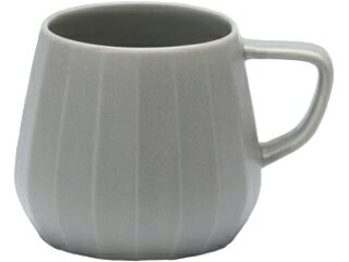 「MUG CUP(マグカップ)300ml」気分をなごませる丸いフォルムのマグカップでまったりとコーヒーを味わって。平らなハンドルはしっくりと手に馴染みます。 商品情報 サイズ直径70×H80mm重さ約260g材質磁器製容量目安300ml KTK-012