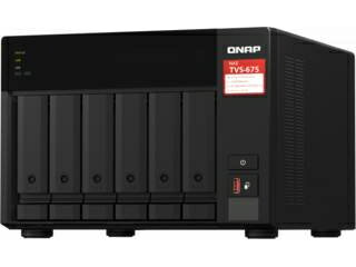 発売日：2021年12月上旬高コスト効率の8コア 2.5GbE NAS、M.2 SATA/NVMe SSDキャッシング、PCIe拡張、4K HDMIディスプレイ対応（QTSまたはQuTS heroオペレーティングシステムに対応）x86アーキテクチャ 8コアプロセッサ搭載の TVS-675 は、現代の2.5GbE NASソリューションをビジネスにおいて利用可能にし、ファイルのバックアップ・復元のような毎日の作業に対処するソリューションを提供、より高い生産性でチームの共同作業を早めます。キャッシュアクセラレーションおよびPCIe拡張に対応する内蔵M.2 SSDスロットのハードウェア面での利点に加え、 TVS-675 は幅広いビジネスおよびメディアアプリケーション (スナップショット保護、仮想マシン、クラウドストレージゲートウェイ、4K HDMIディスプレイ、リアルタイムトランスコーディング等) に対応しており、拡張可能なストレージ容量およびインストール・オンデマンド・アプリケーションによって、高コスト効率で高信頼性のデータストレージ・メディアNASに変身します。1. 2つの内蔵2.5GbEポートによるポートトランキング設定で、最大5 Gbpsの転送速度が実現できます。2. 高性能のM.2 PCIe NVMe Gen 3 x1 SSDまたは経済的なSATA 6Gb/s SSDを、専用SSDスロットに接続すると、SSDキャッシュによるランダムI/O性能向上または高性能ストレージプールが実現します。3. 2つのPCIe Gen 3スロットには、2.5/5/10GbEアダプタ、QM2カード、QXPストレージ拡張カードがインストールできます。4. 4Kメディア再生およびリアルタイムトランスコード、 HDMI 2.0ディスプレイ(最大4K @60Hz)へのビデオ直接出力。5. 仮想化対象のストレージに対応。複数の仮想マシンおよびコンテナをホストし、NASデバイス上で幅広いアプリケーションを実行できます。6. QNAP拡張エンクロージャを接続することで、ビジネスの成長に合わせたストレージ容量に柔軟にスケーリング可能です。 商品情報 CPUZhaoXin KX-U6580 8コア 2.5GHz プロセッサCPUアーキテクチャ64ビットx86グラフィックプロセッサZhaoXin C-960 Graphics暗号化エンジン対応 (AES-NI)ハードウェアアクセラレーテッドトランスコーディング対応システムメモリ8 GB SODIMM DDR4（1 x 8 GB）最大メモリ64 GB (2 x 32 GB)メモリスロット2 x SODIMM DDR4 ECCメモリ対応※デュアルDIMM構成の場合は、同一のDDR4 モジュールのペアを使用する必要があります。フラッシュメモリ5GB（デュアルブートOS保護）ドライブベイ6 x 3.5インチ SATA 6Gb/s、3Gb/sドライブ互換性3.5 インチベイ：3.5インチSATAハードディスクドライブ、2.5インチSATAハードディスクドライブ、2.5インチ SATA ソリッドステートドライブホットスワップ対応対応M.2 スロット2 x M.2 2280 PCIe Gen 3 x1またはSATA 6Gb/s スロットSSD キャッシュアクセラレーションをサポート対応GPU パススルー対応2.5 ギガビットイーサネットポート (2.5G/1G/100M)2 (2.5G/1G/100M/10M)5 ギガビットイーサネットポート (5G/2.5G/1G/100M)アダプターのオプション10 Gigabit イーサネットポートアダプターのオプションジャンボフレーム対応PCIe スロットスロット 1：PCIe Gen 3 x4 スロット 2：PCIe Gen 3 x4USB 3.2 Gen 1 ポート2USB 3.2 Gen 2（10Gbps）ポート2 x Type-AHDMI出力1、HDMI 2.0（最大3840 x 2160 @ 60Hz）フォームファクタータワー寸法（高さ x 幅 x 奥行）188.2 × 263.9 × 280.8 mm重量正味:6.2 kg 総:7.67 kg動作温度0 〜 40 ℃保管時温度-20 - 70℃相対湿度5 〜 95% RH非結露、湿球：27°C電源装置250W、100-240V AC、50/60Hz、3.5A電力消費量：HDDスリープモード41.897 W電力消費量：動作モード、通常時60.794 Wファン3 x 80mm、12VDCシステム警告ブザーKensington セキュリティスロット対応最大同時接続数 (CIFS) - 最大メモリ時2000 TVS675　