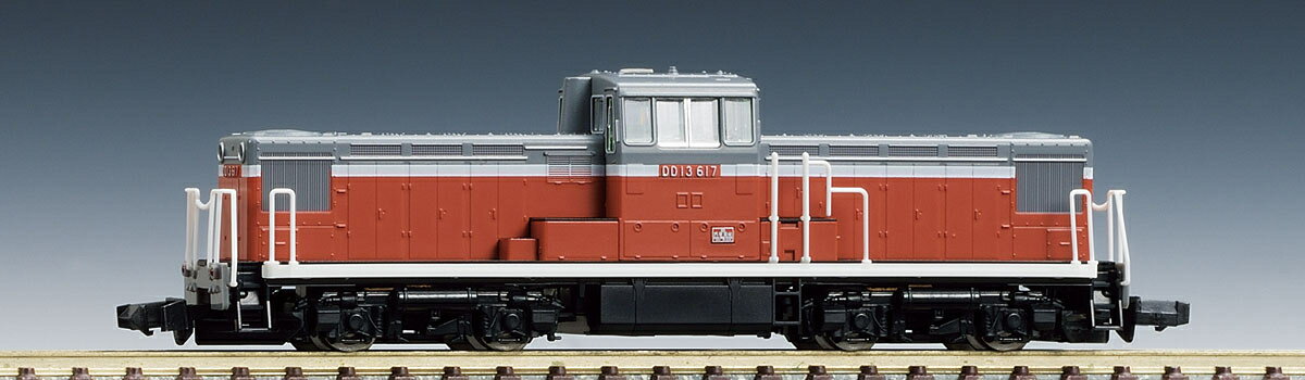 発売日：2024年11月DD13形は入換用として登場したディーゼル機関車で、各部の仕様変更を繰り返しながら10年近くにわたって製造されました。600番代は300番代に重連総括制御を追加した車両で寒地型は冬季のDD14による除雪列車の補機とし...