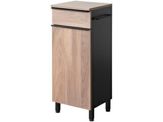 お洋服やハーネスなど、ワンちゃんのお散歩グッズをまとめて収納できるスリムラック『Paseo(パセオ)』●引き出しやハンガーバー、下棚、天板、サイドフックなどに必要なものがまとめて収納できるので、お散歩準備もスムーズ。●幅33cmとスリムデザインで、玄関など限られたスペースにも置けて、扉付きのデザインで生活感を隠せます。●カラーはホワイトとブラウンの2カラーからお好みでお選びいただけます。※S字フックやハンガーは付属しておりません。 商品情報 サイズ幅33×奥行き29.5×高さ76.5cm耐荷重天板：約3kg、引き出し：約1kg、ハンガーバー：約2kg、下段収納：約3kg、サイドバー：約1kg材質合成樹脂化粧合板、アルミ、スチール、天然木原産国中国備考組立式(約60分) DGR760BRBK　