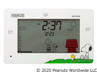 時刻によって背景が変化したり、スヌーピーやウッドストックが様々なアクションをします。 全14種類のアニメーションが、日々の暮らしにほのぼのとした癒しを与えます♪【アニメーション内容】一日のアニメーション8種類、時報専用アニメーション2種類、特別日専用アニメーション4種類、計14種類のアニメーションが、日々の暮らしにほのぼのとした癒しを与えます。スヌーピーの一日●アニメーション例【時報専用アニメーション】正時をお知らせする時報機能付です。昼間と夜間で違ったアニメーションを楽しめます。・昼間の時報　AM6:00〜PM5:00夜間の時報　PM6:00〜AM5:00【特別日専用アニメーション】一年の間に4つの特別日を設け、それぞれの専用アニメーションとメロディが特別な一日を演出します。 普段は流れない専用アニメーションはその日のお楽しみ。・3月3日/ひな祭り・7月7日/七夕・10月31日/ハロウィン・12月24・25日/クリスマス【主な機能・特徴】●クオーツ時計●サイズ・重さ　100×162×45mm/240g●配色　03 白●材質/風防　プラスチック枠●正時電子音●電子音アラーム(4段階に変化)●スヌーズオートストップ●12時間表示(AM/PM)●残照機能ライト付●カレンダー表示(2099年12月31日まで表示可能)●時報ON/OFF機能付(スイッチ)●明暗センサー付※暗くなると時報音、特別日専用アニメーションのメロディが消音します●電源　単3アルカリ乾電池2本使用●付属品取扱説明書、保証書8RDA79MS03