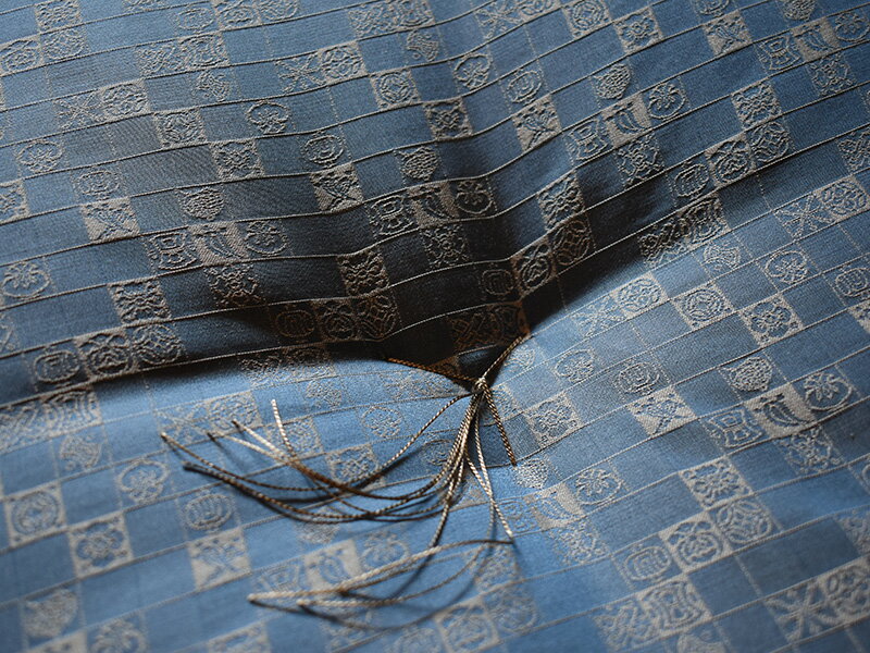 緞子 （ 市松 宝づくし ・ 留紺 ） 座布団 65×69cm ※夫婦判