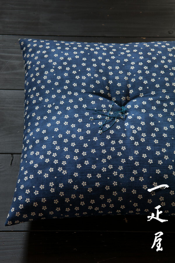 桜々  紺  小座布団 40×40cm