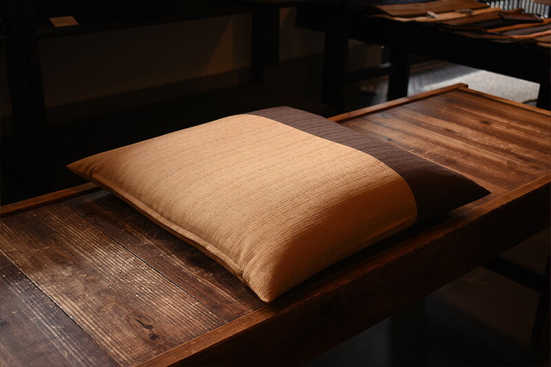 限定 鮫小紋（山吹） + かわり織（こげ茶） 座布団カバー 50×50cm ※業務用サイズ