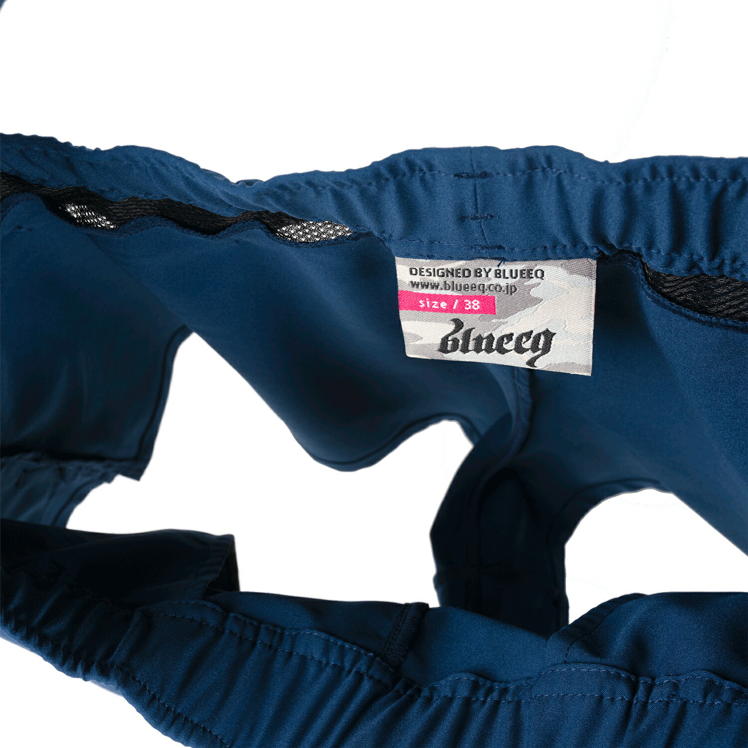 【送料無料】blueeq ブルイク TECH SHORT PANTS FOR WOMEN BQAP-00006 情熱の国スペインをイメージしたCLASSIC BLUEに印象的なホワイトロゴをマーキング 背裏面にメッシュを使用し高い通気性を発揮 サイズ 36 38