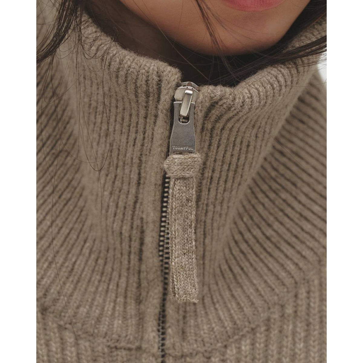 (予約) TODAYFUL トゥデイフル Zipup Knit Cardigan ジップアップニットカーディガン 12620524(12月上旬以降入荷) トップス 羽織 オーバーショルダー レディース 2026冬 セレクトショップムー muselect-10111687 セレクトショップ ムー サンプル画像3