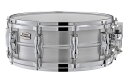 Recording Custom Aluminum Snare Drums 14"x5.5"アルミニウムシェルのスネアドラムです。華やかさに加え軽く切れの良いサウンドが特長です。短めのディケイがクリスピーなサウンドキャラクターをより際立たせます。 仕様 フープモデルダイカストフープ 材質アルミニウム(3.0mm) ラグ種類ワンピースラグ ボルト数10 シェル厚さ1.2mm 材質アルミニウム シェルエッジ角45°/R1.5 スネア材質ハイカーボンスティールワイヤー(20本)/ショートタイプ 同梱スネアSGタイプ, ハイカーボンスティールワイヤー(10本)/ショートタイプ スネアベッド深さ2.4mm ストレイナーRサイドQタイプ LサイドDC3タイプ ヘッドトップレモ・アンバサダーコーテッド ボトムレモ・アンバサダースネア スネアケースサービス