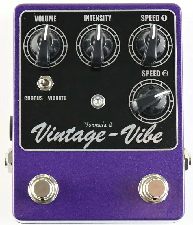 伝説の“ユニヴァイブ”を再現した"Vintage Vibe MK2"の登場です！ 60年代後半から様々なギタリストによって使用されたヴァイブを100％アナログでダイナミックに再現しました。 ■コントロール VOLUME:音量を調整 INTENSITY:コーラス/ヴィブラートの深さを調整 SPEED1・SPEED2:コーラス/ヴィブラートの揺れのスピードを調整 ※右側のフットスイッチでSPEED1とSPEED2を切り替え サイズ：12（W)×9（D)×5.4（H)cm 電源：スタンダードなセンターマイナスDC9Vアダプター ※電池仕様不可 ※製品の仕様やデザインは予告なく変更される場合がございます
