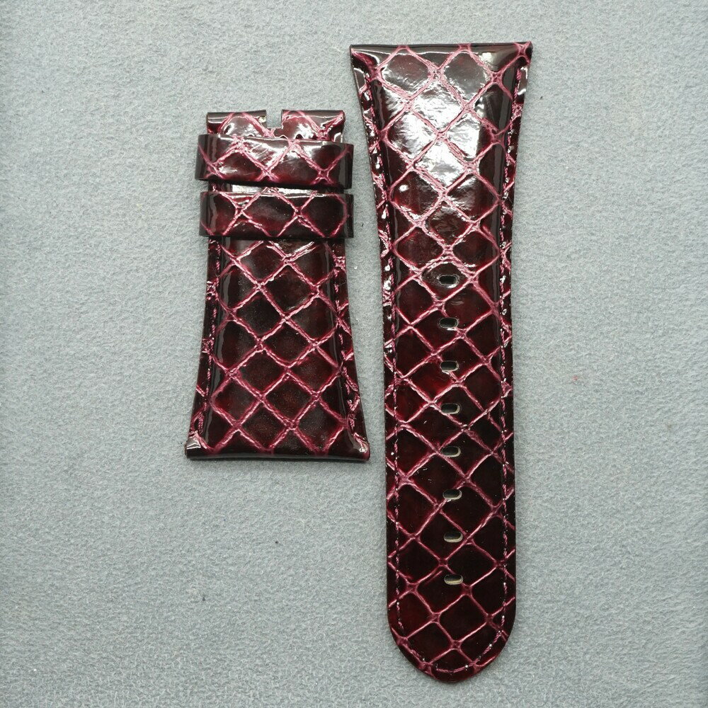 ※在庫は店舗と共有しております、在庫調整はしておりますが、タイミングによってはカートへ入れて頂いても在庫がない場合もございます。その際はご連絡させて頂きます。 ● その他注意事項 実際の商品と写真撮影時の環境やお客様がご覧になるモニターの状況、パソコンの設定などにより、色合いが多少異なることがございますので、ご理解願います。 表示されている商品のサイズはできるだけ正確な記載をしておりますが、若干の誤差がある場合がございますことをご了承ください。 表示定価は、価格改定など変更がございますので、参考程度にお考えください。 【お取り扱い商品例】 メンズ おしゃれ 交換用 人気 ブランド かわいい おすすめ 高品質 カスタム シンプル かっこいい 上品 お洒落 オシャレ 父親 パパ 交換用 おすすめ おしゃれ 人気 お洒落 友達 親友 家族 春 夏 男性向け ショートサイズ トレンド アクセサリー 高品質 オシャレ おしゃれ 上品 サラリーマン フォーマル カジュアル ビジネス ランキング ギフト 取替 ベルト 腕時計 シンプル かっこいい 格好良い カッコイイ 上品 ビジネス スーツ フォーマル オフィス 工具 カジュアル 彼氏 誕生日 プレゼント ギフト 祝い 社会人 就職祝い 20代 30代 40代 50代 軍用 NATOバンド 軍用時計 アーミースタイル ストライプ ミリタリー本商品は長期在庫品のデッドストック品となります。 商品によってはキズや汚れ、経年劣化のある場合がございますので、完品をお探しのお客様はご注意ください。 詳細な状況など、確認しておきたいことがございましたらご購入前にご質問ください。 ご注文後、ヤマト運輸にて2、3日営業日以内に発送致します。 メーカー：マーベルチーム / MAVERTEAM 型番：Calf Short 長さ：6時側 約120mm/12時側 約65mm（尾錠除く） 取り付け幅：34mm 尾錠幅：25mm 厚み：約3mm 素材：エナメル光沢カーフ 色：ダークパープル ※タグがある場合は外した状態でお送りいたします。 ※デッドストック品には尾錠・バネ棒が付属していない商品を含みます。 商品画像をよくご確認の上でお買い求めください。