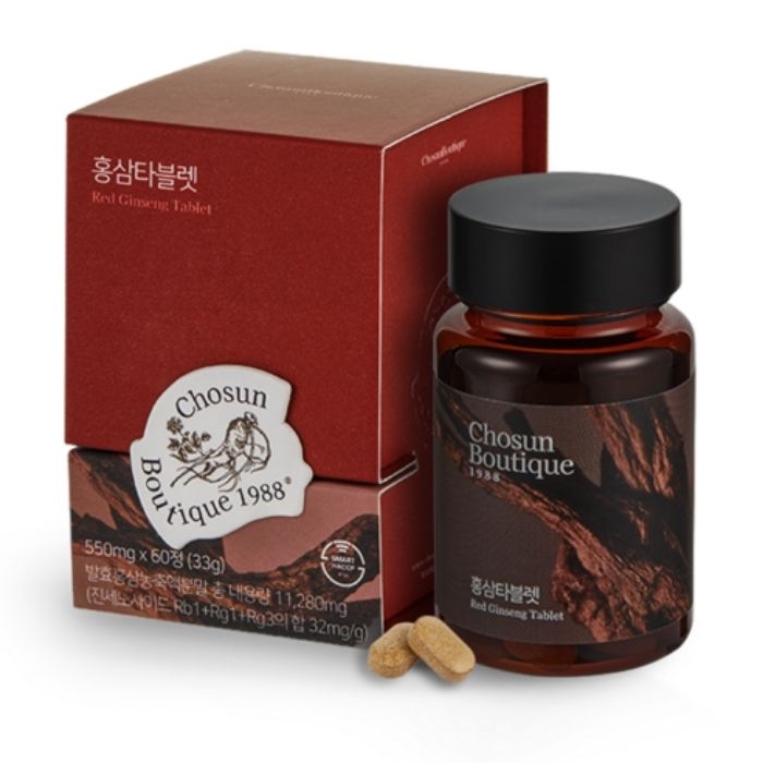 Chosun Boutique 1988 Red Ginseng Tablet 6年根 紅参 タブレット 紅参 カプセル 高濃縮ジンセノサイドを一粒に詰め込みました *紅参の機能性* 一粒に圧縮された超高濃縮ジンセノサイド！ 吸収力を最大値に引き上げたBCS工法！ 不要な成分 ZERO、厳選された12のサポーター UP！ 1日1錠、うちの家族の必須栄養ソリューション！ 錠剤タイプの手軽摂取！ 糖添加物などの不要な成分はすべて消して、最も重要な必須成分と吸収力を増加させる12種類の韓方サポーターで満たしました。 専門家が厳選した12種類の伝統原料を最適な割合で配合し、栄養を加えました。 錠剤タイプの手軽な摂取で、1日1錠で必須栄養素が得られます。 13mmの小さな錠剤タイプで、お子様、お年寄り、女性でも喉越しが不便なく楽に摂取できます。 こんな方が召し上がるといいですよ！ 紅参の成分であるジンセノサイドだけをしっかり摂取したい方！ いつも疲れを感じて日常生活が苦しい方！ 忙しい生活に疲れて体力消耗がひどい方！ 季節の変わり目に健康で苦労される方！ 記憶力が落ちて困っている方！ 糖摂取の心配が多い方！ 紅参の効果を感じたことのない方！ 従来の紅参が甘すぎて、摂取が面倒だった方！ 【商品情報】 商品名 : 6年根 紅参 タブレット 紅参 カプセル 製品タイプ : 紅参製品(果、採加工品) 包装単位別容量·数量 : 550mg x 60錠 (33g) 【摂取量及び摂取方法】 1日1回、1回1錠を十分な水と一緒に摂取してください。 食後30分後の摂取をお勧めします。 【摂取時の注意事項】 特異体質及びアレルギー体質の場合、成分を確認してから摂取してください。 医薬品(糖尿病治療剤、血液抗凝固剤)を服用する際は、摂取に注意してください。 特異体質、特定疾患のある方は事前にチェックしてください。 容器内の防湿剤は飲まないでください。 卵類、牛乳、そば、落花生、大豆、小麦、サバ、カニ、海老、豚肉、桃,トマト,イカ,亜硫酸類を使用した製品といった製造施設で製造されました。 【保存方法】 直射日光を避けて涼しい場所に保管してください。 注意事項 ・当店でご購入された商品は、原則として、「個人輸入」としての取り扱いになり、全て韓国からお客様のもとへ直送されます。 ・個人輸入される商品は、全てご注文者自身の「個人使用・個人消費」が前提となりますので、ご注文された商品を第三者へ譲渡・転売することは法律で禁止されております。 ・通関時に関税・輸入消費税が課税される可能性があります。課税額はご注文時には確定しておらず、通関時に確定しますので、商品の受け取り時に着払いでお支払いください。 詳細はこちらご確認下さい。 ＊色がある場合、モニターの発色の具合によって実際のものと色が異なる場合がある。