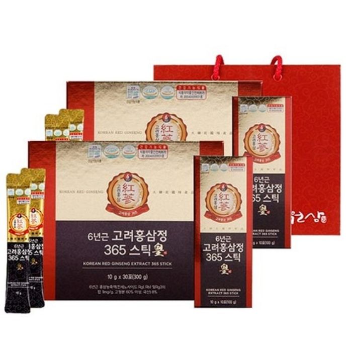 6年根 高麗紅参精 365スティック 皇 6年根の韓国紅参を100%主原料にクコの実、覆盆子、ホッケの実、ツルニンジンを副原料として添加した健康機能食品です。 6年の真心、韓国紅参! 一日一包五大機能性! 覆盆子、ホッケ、ツルニンジンなどの伝統部原料! ジンセノサイド1包含有量7mg! *ホンサムの5大機能性* 免疫力向上に役立つ！ 疲労改善に役立つ！ 血小板凝集抑制による血の流れに役立つ！ 記憶力の向上に役立つ！ 抗酸化に役立つ！ こんな方が召し上がるといいですよ！ 普段から免疫力を高めたい方！ 疲れやすい方！ 活力ある生活を望む方！ 抗酸化健康をご希望の方！ 手軽なスティックタイプの紅参をお探しの方！ 【商品情報】 商品名 : 庭人参 6年根 高麗紅参精 365スティック 皇 製品タイプ : 紅参製品(殺菌製品) 包装単位別容量·数量 : 300g(10g x 30個) x 2個 構成品 : 外包装+内包装(3個)+スティック布(30個)+専用ショッピングバッグ x 2 個 【摂取量及び摂取方法】 1日1回 1個 (10g) 摂取してください。 開封後変質することがありますので、すぐに摂取してください。 【摂取時の注意事項】 特異体質及びアレルギー体質の場合、成分を確認してから摂取してください。 医薬品(糖尿病治療剤、血液抗凝固剤)を服用する際は、摂取に注意してください。 特異体質、特定疾患のある方は事前にチェックしてください。 包装状態で電子レンジで加熱しないでください。 卵類(家禽類)、牛乳、そば、大豆、小麦、ピーナッツ、カニ、エビ、豚肉、桃、トマト、サバ、亜硫酸類、クルミ、鶏肉、牛肉、松の実を使用した製品といった製造施設で製造しています。 【保存方法】 直射日光を避けて涼しい場所に保管してください。 注意事項 ・当店でご購入された商品は、原則として、「個人輸入」としての取り扱いになり、全て韓国からお客様のもとへ直送されます。 ・個人輸入される商品は、全てご注文者自身の「個人使用・個人消費」が前提となりますので、ご注文された商品を第三者へ譲渡・転売することは法律で禁止されております。 ・通関時に関税・輸入消費税が課税される可能性があります。課税額はご注文時には確定しておらず、通関時に確定しますので、商品の受け取り時に着払いでお支払いください。 詳細はこちらご確認下さい。 ＊色がある場合、モニターの発色の具合によって実際のものと色が異なる場合がある。