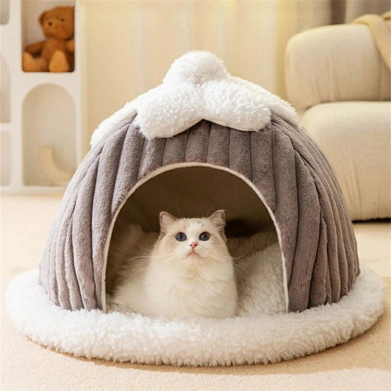 商品情報素材ポリエステルカラー画像通りサイズS:35*32cm（3キロのペットが適応可能です）M:45*40cm（ キロのペットが適応可能です）L:50*20*cm（12キロのペットが適応可能です）適応種小型犬、猫商品説明 暖かくて大満足 これからの季節が、いぬちゃんも、ねこちゃんも寒そうです〜〜〜 滑り止め付き 底部に防水、防塵素材を採用。リビングや寝室など、どこで置いても床を汚さないので清潔感があり、安心です やわらかい素材を採用 表面に施された綿毛素材はとても柔らかく、肌ざわりも 注意事項1、モニターの発色具合によって、色が実際のものと相違する場合がございます。2、平置きで採寸ですので、若干の誤差が生じる場合がございます。ご了承くださいませ。3、商品は圧縮包装でお届けいたします。商品を受け取ったら軽くたたくとふわふわになります。