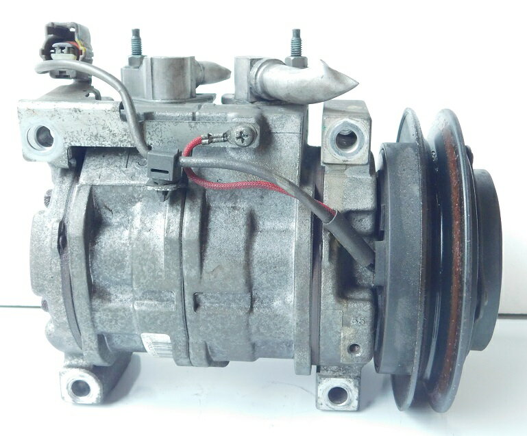 【中古】●コンプレッサー●デンソー製　日野レンジャー Vベルトシングル 447260-8180/447190-907【中古..